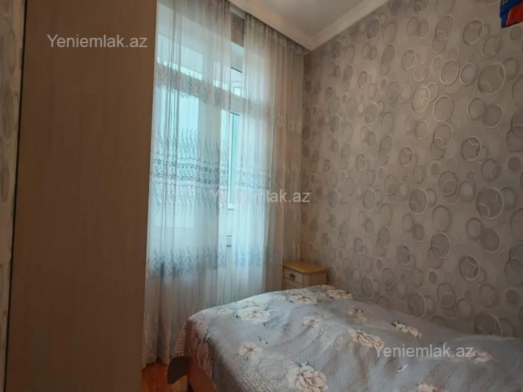 Satılır 3 otaqlı köhnə tikili 80 m²