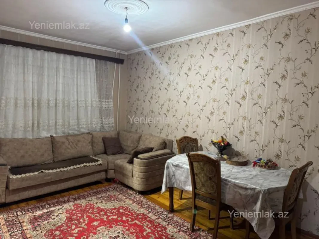 Satılır 2 otaqlı köhnə tikili 60 m²