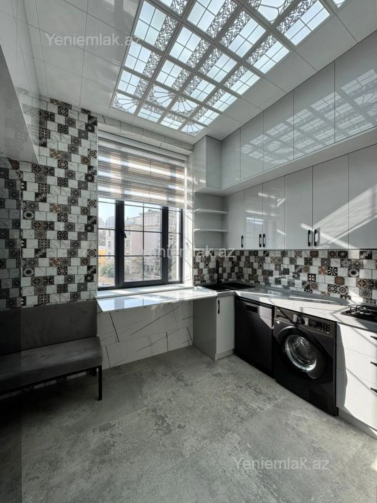 Satılır 3 otaqlı köhnə tikili 90 m²