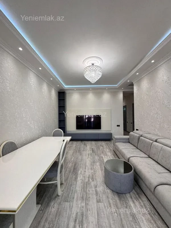 Satılır 3 otaqlı köhnə tikili 90 m²