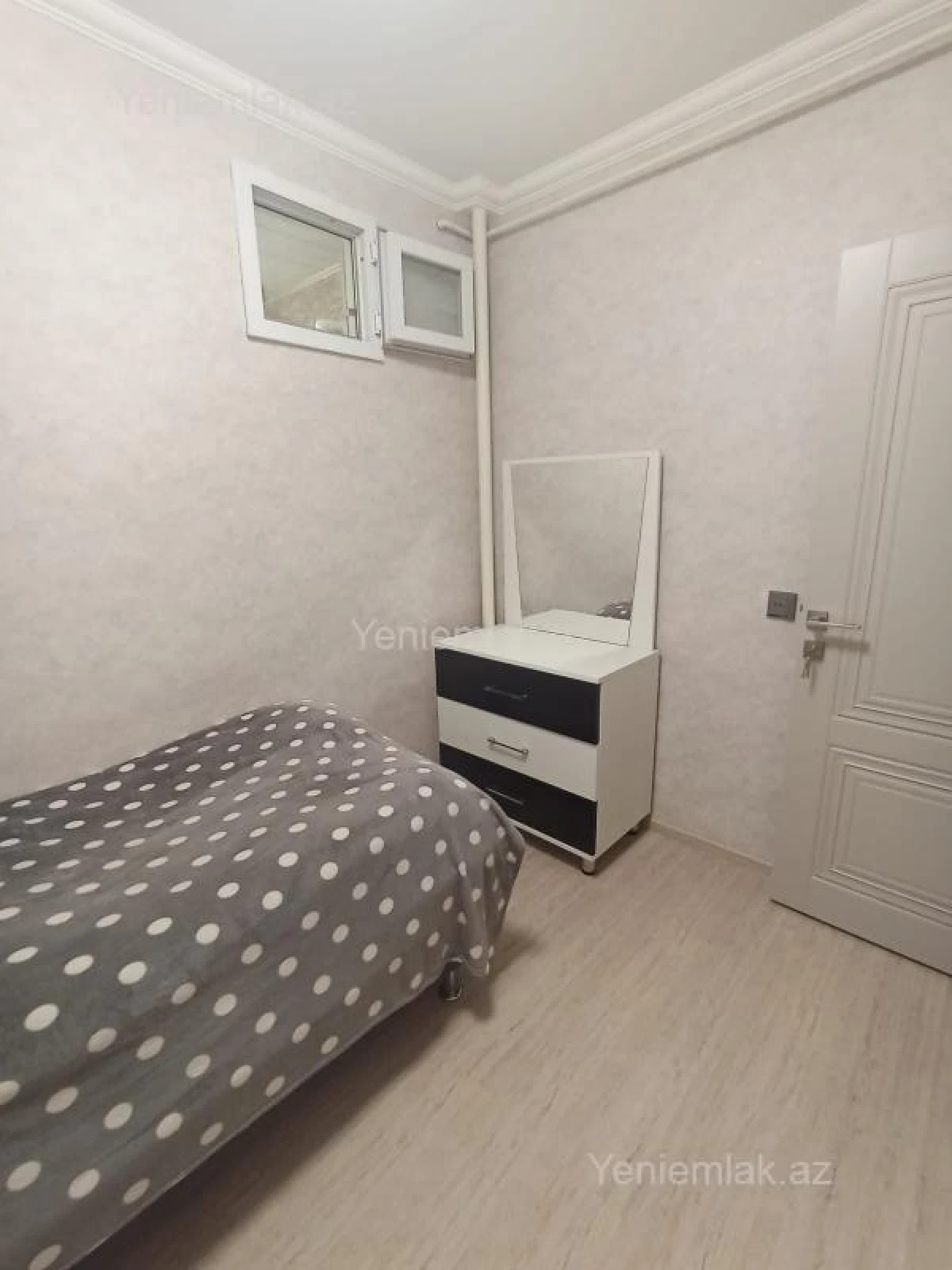 Satılır 3 otaqlı köhnə tikili 55 m²