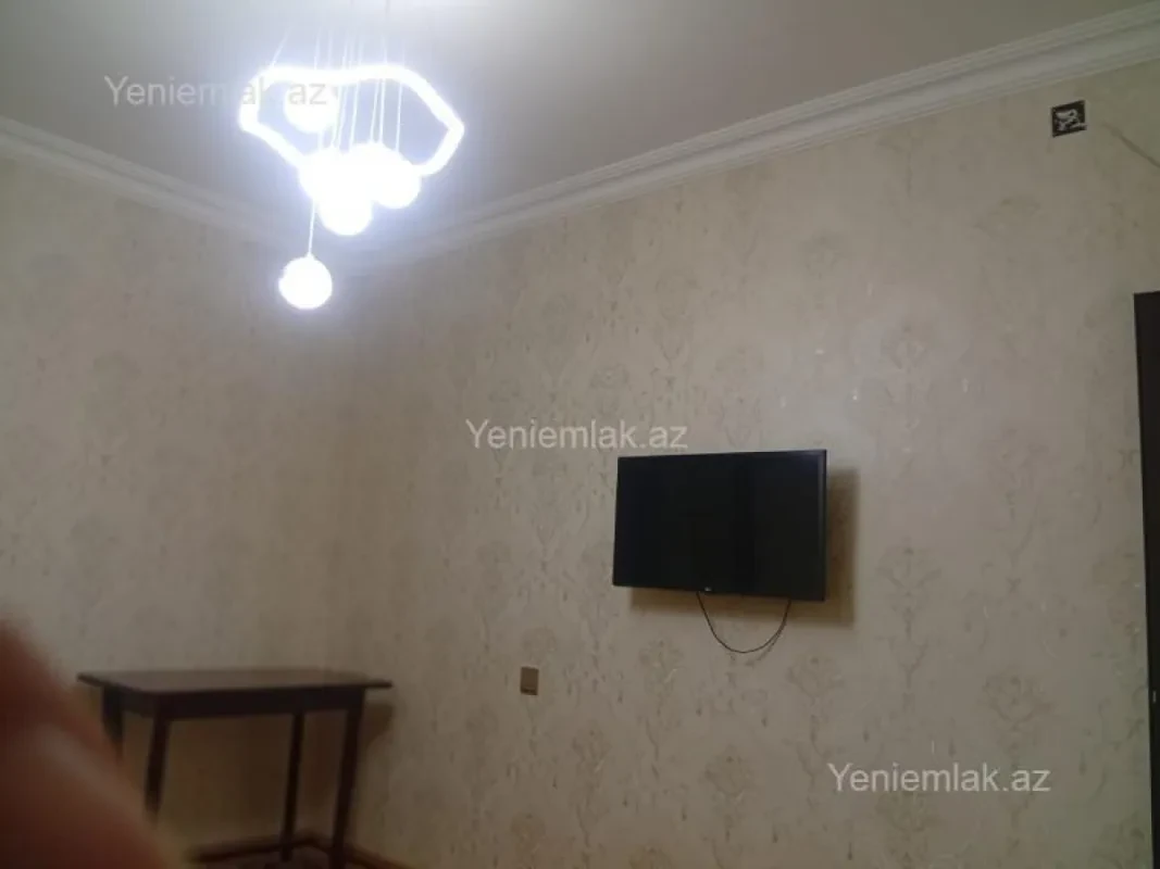Satılır 2 otaqlı köhnə tikili 40 m²