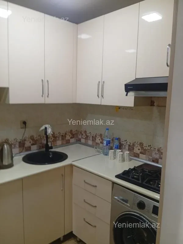 Satılır 2 otaqlı köhnə tikili 40 m²