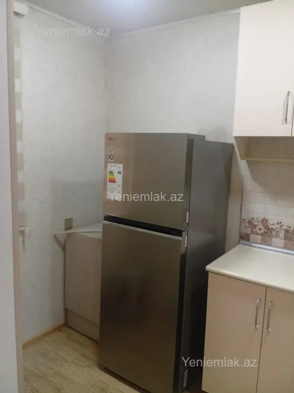 Satılır 2 otaqlı köhnə tikili 40 m²