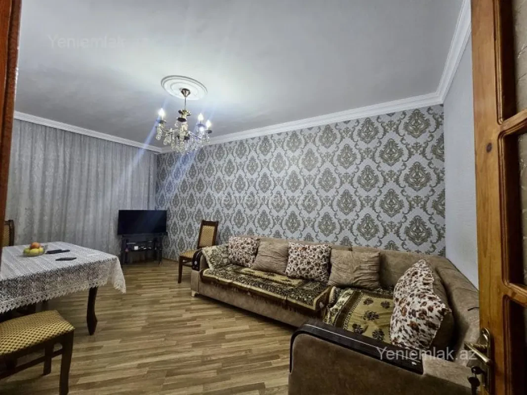 Satılır 2 otaqlı köhnə tikili 55 m²