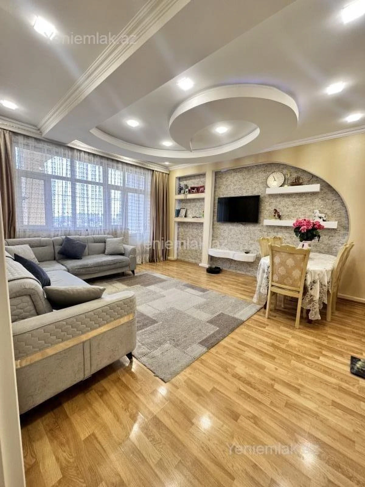 Satılır 3 otaqlı yeni tikili 75 m²