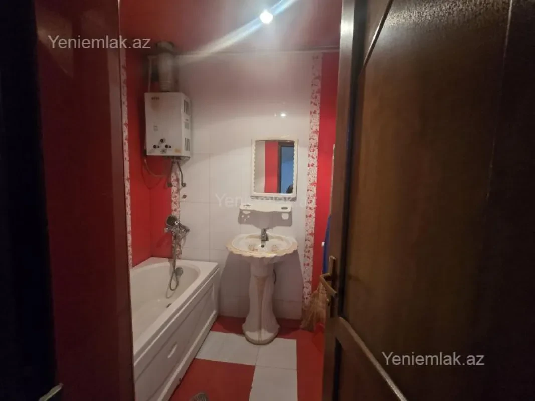 Satılır 3 otaqlı köhnə tikili 75 m²