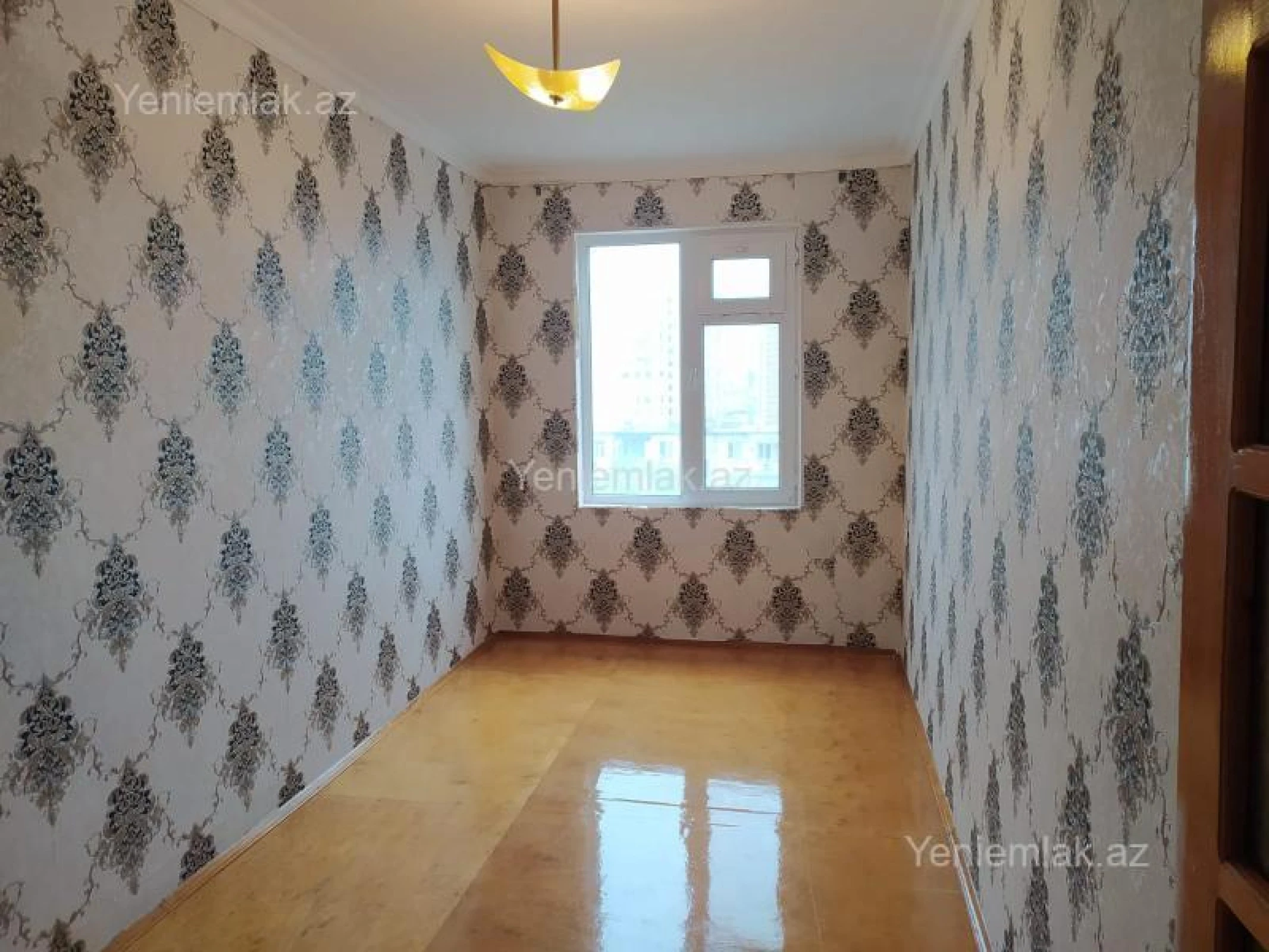 Satılır 2 otaqlı köhnə tikili 55 m²
