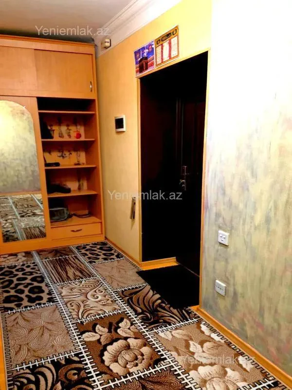 Satılır 2 otaqlı köhnə tikili 65 m²