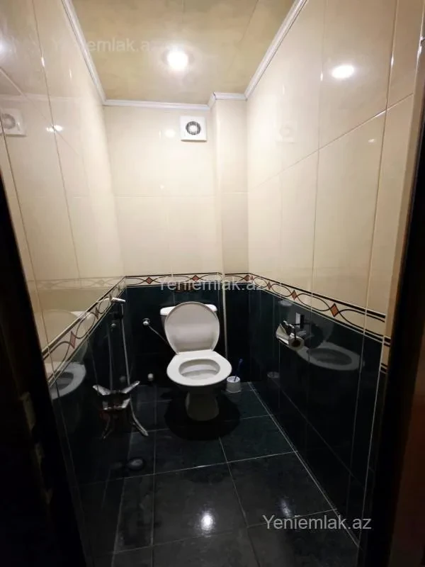 Satılır 2 otaqlı köhnə tikili 65 m²