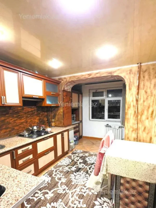 Satılır 2 otaqlı köhnə tikili 65 m²