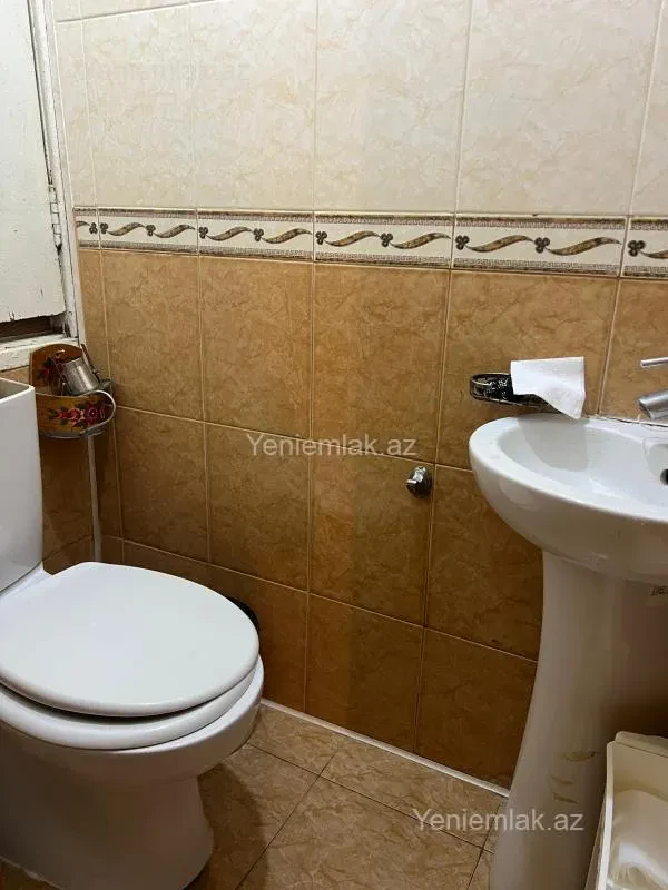 Satılır 4 otaqlı köhnə tikili 110 m²