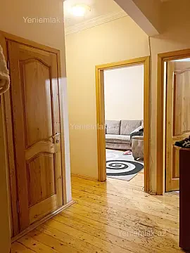 Satılır 4 otaqlı köhnə tikili 110 m²