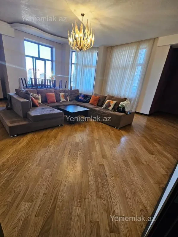 Satılır 3 otaqlı yeni tikili 178 m²