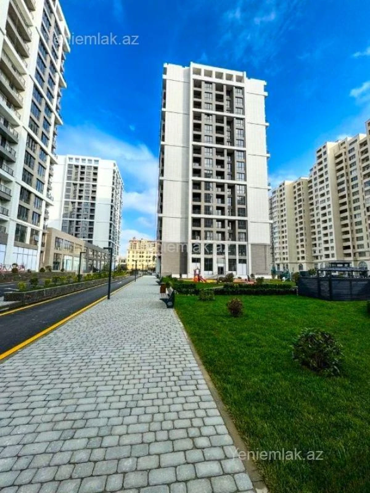Satılır 2 otaqlı yeni tikili 108 m²