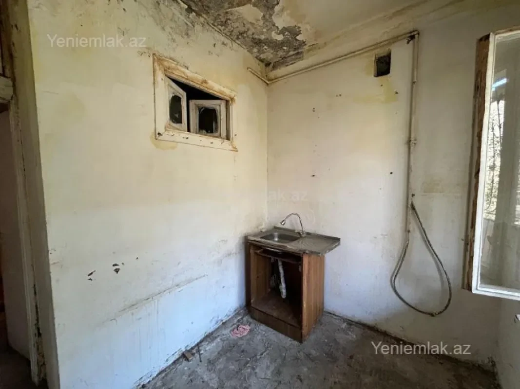 Satılır 3 otaqlı köhnə tikili 80 m²