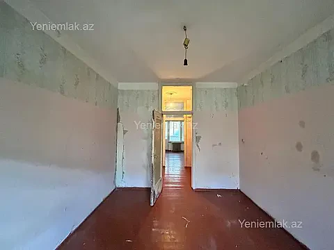 Satılır 3 otaqlı köhnə tikili 80 m²