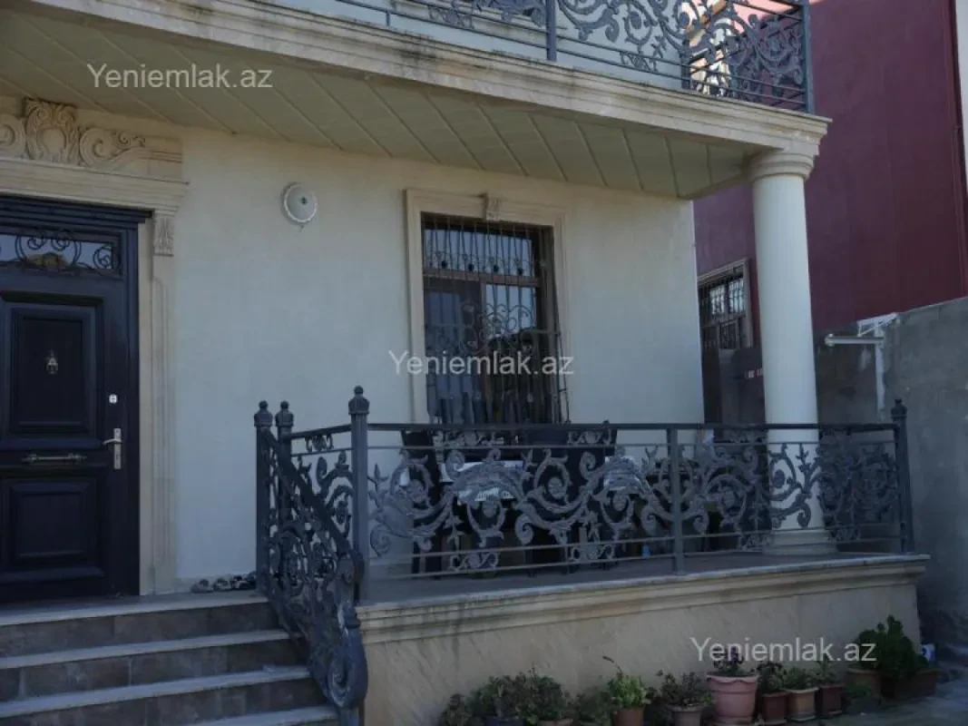Satılır 7 otaqlı həyət evi 310 m²