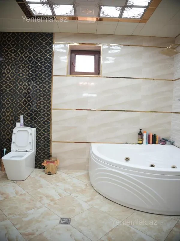 Satılır 7 otaqlı həyət evi 310 m²