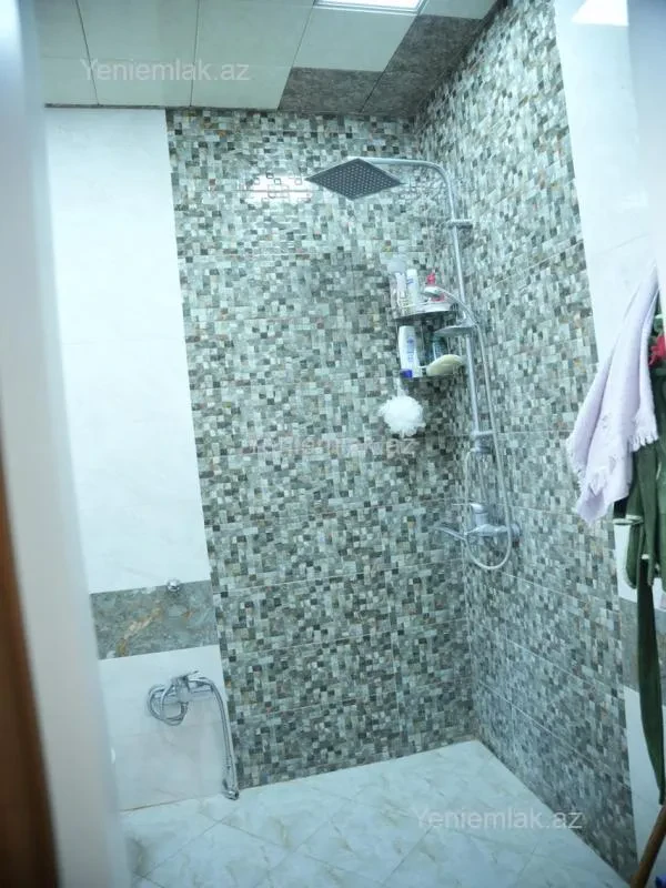 Satılır 7 otaqlı həyət evi 310 m²