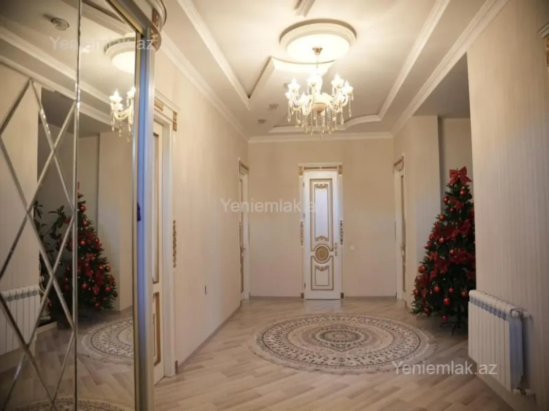 Satılır 7 otaqlı həyət evi 310 m²