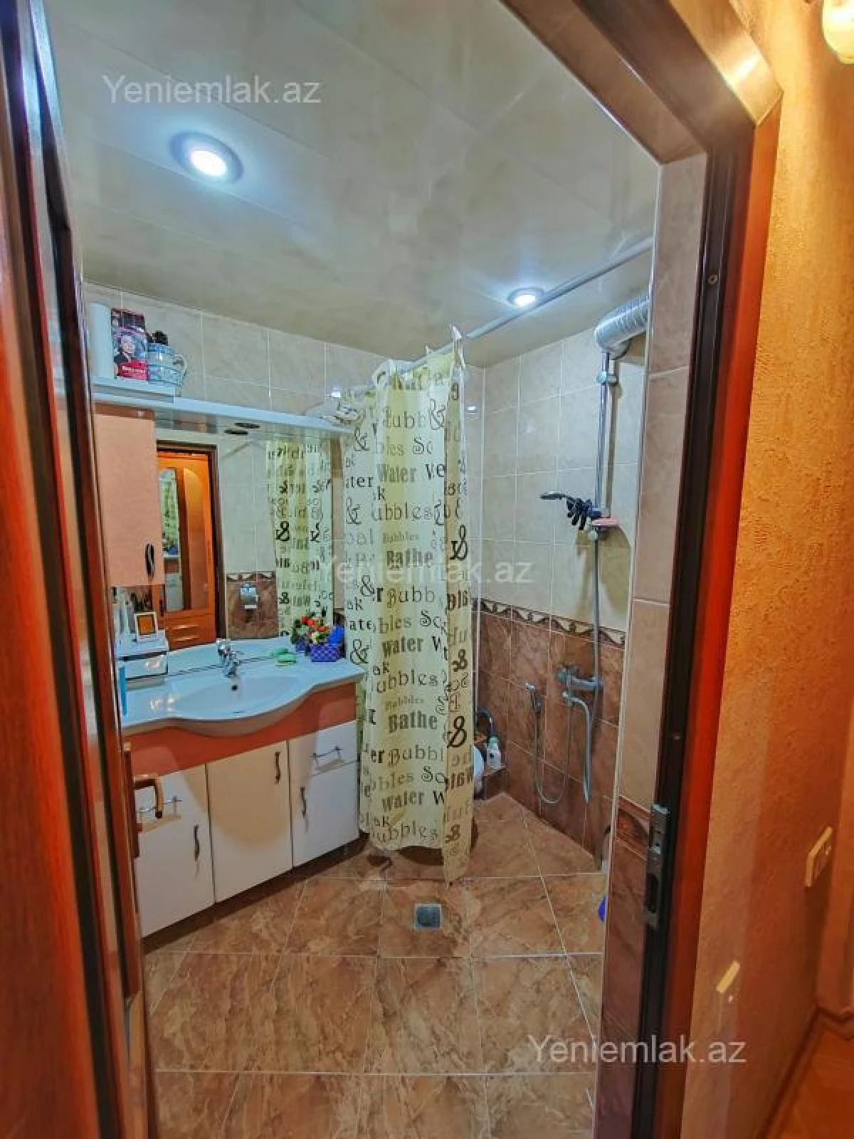 Satılır 2 otaqlı köhnə tikili 60 m²