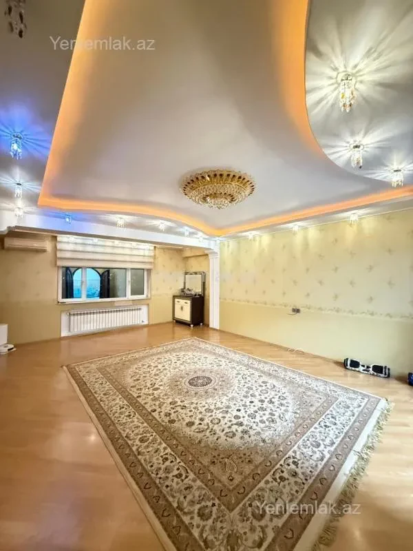 Satılır 3 otaqlı yeni tikili 160 m²