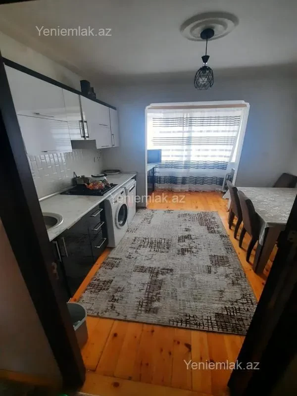 Satılır 3 otaqlı köhnə tikili 75 m²
