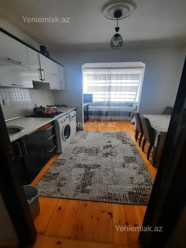 Satılır 3 otaqlı köhnə tikili 75 m²