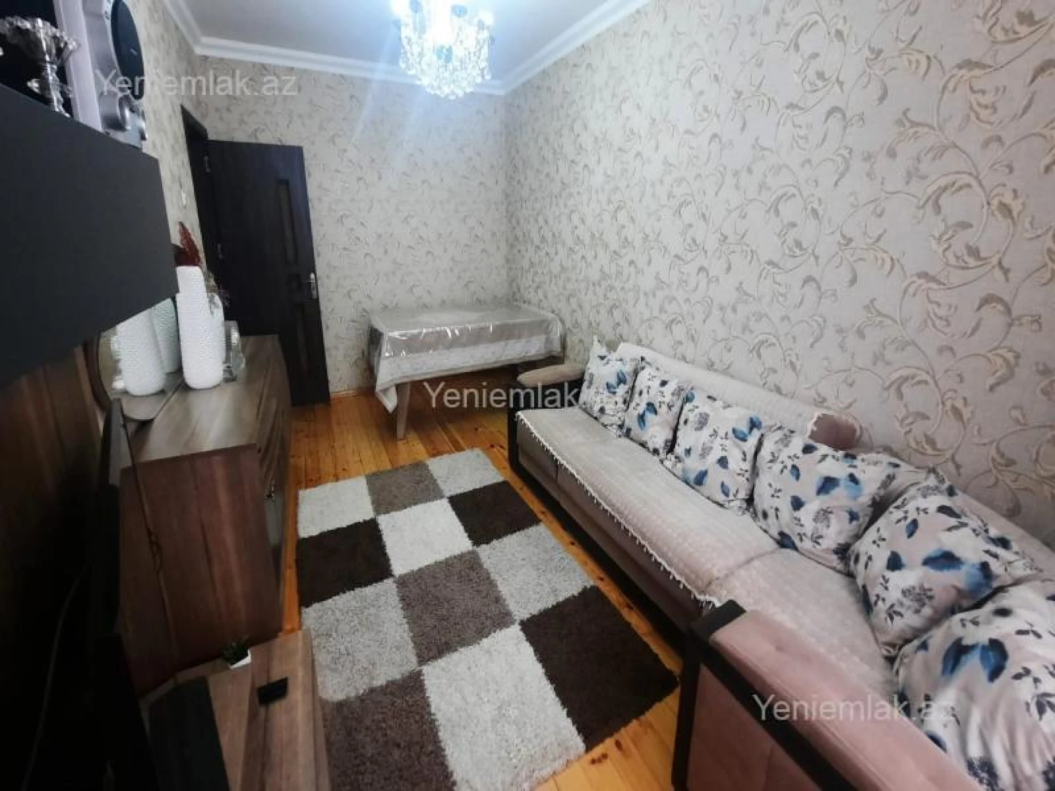 Satılır 3 otaqlı köhnə tikili 75 m²