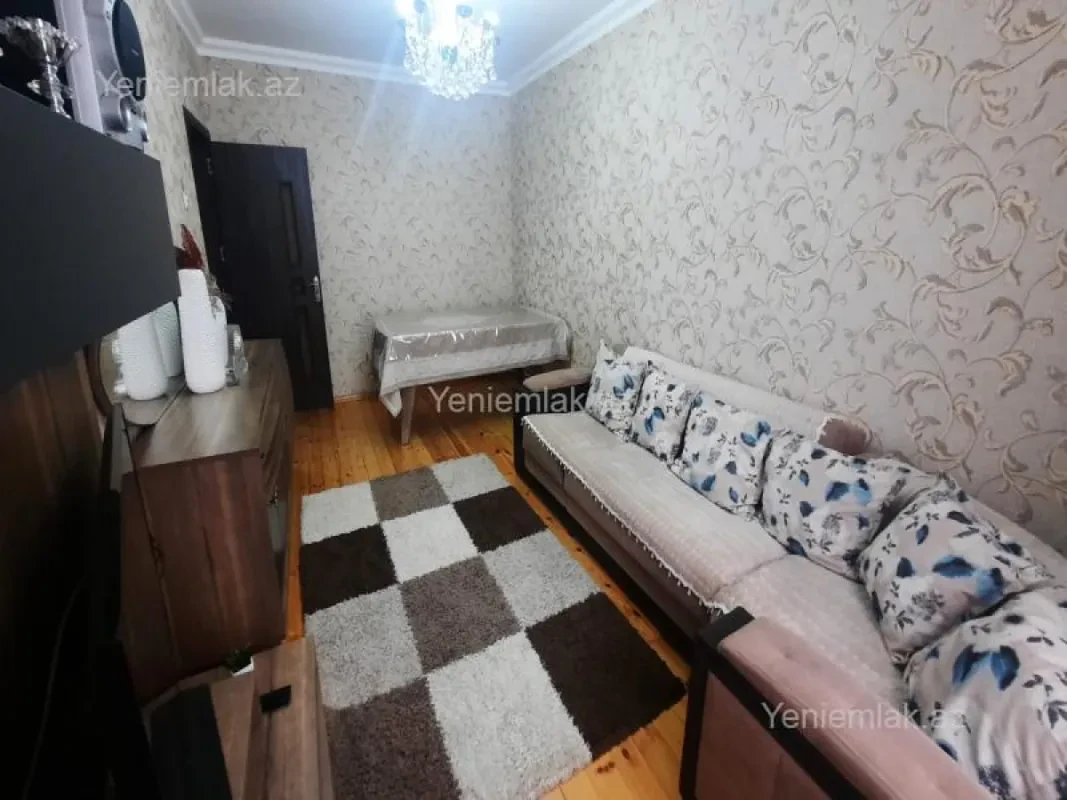 Satılır 3 otaqlı köhnə tikili 75 m²