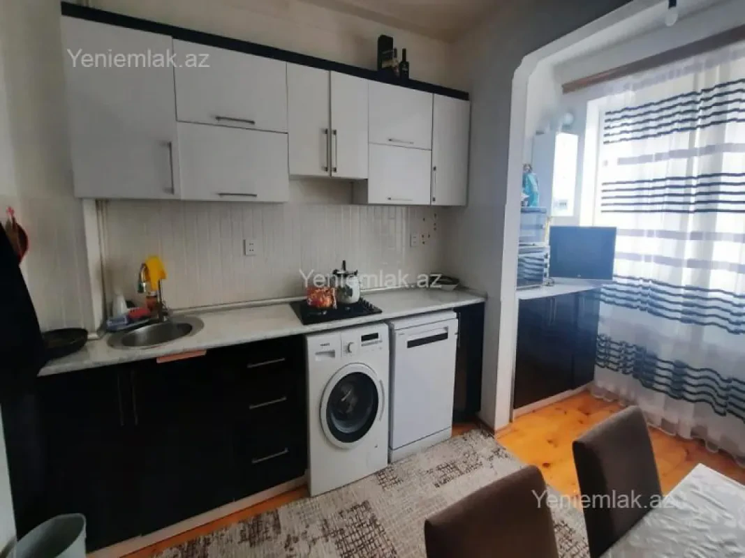 Satılır 3 otaqlı köhnə tikili 75 m²