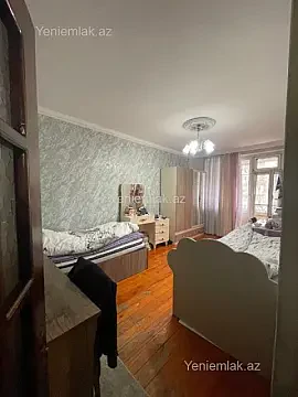 Satılır 3 otaqlı köhnə tikili 90 m²