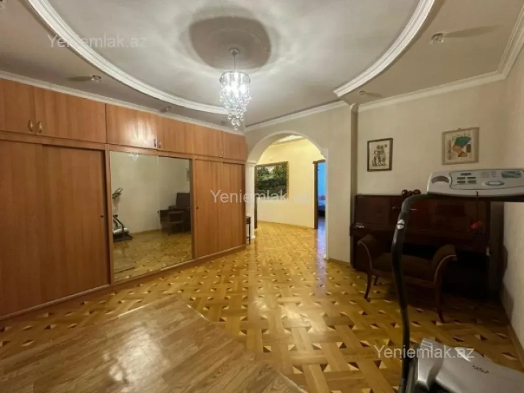 Satılır 3 otaqlı yeni tikili 140 m²