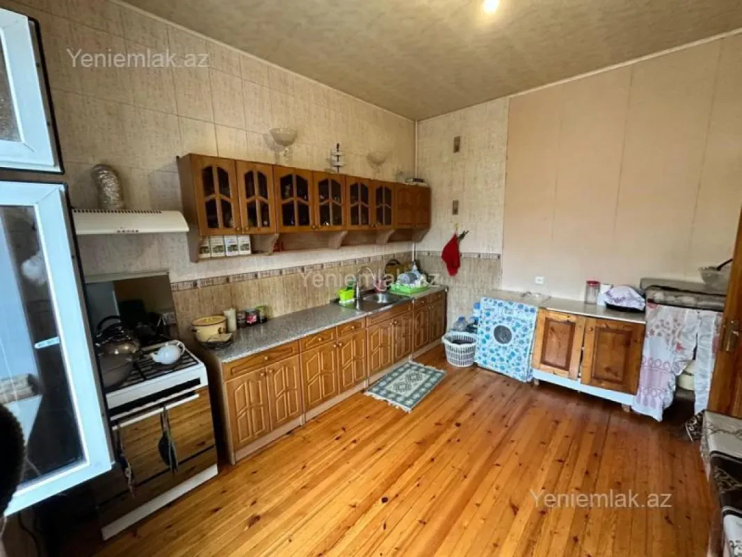 Satılır 4 otaqlı həyət evi 160 m²