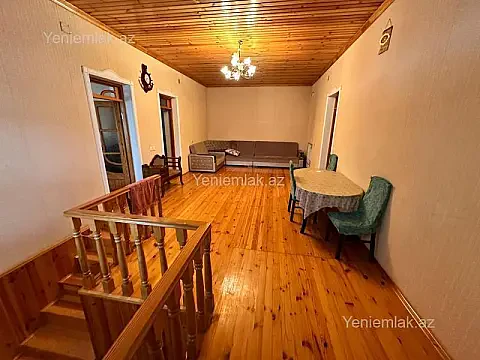 Satılır 4 otaqlı həyət evi 160 m²