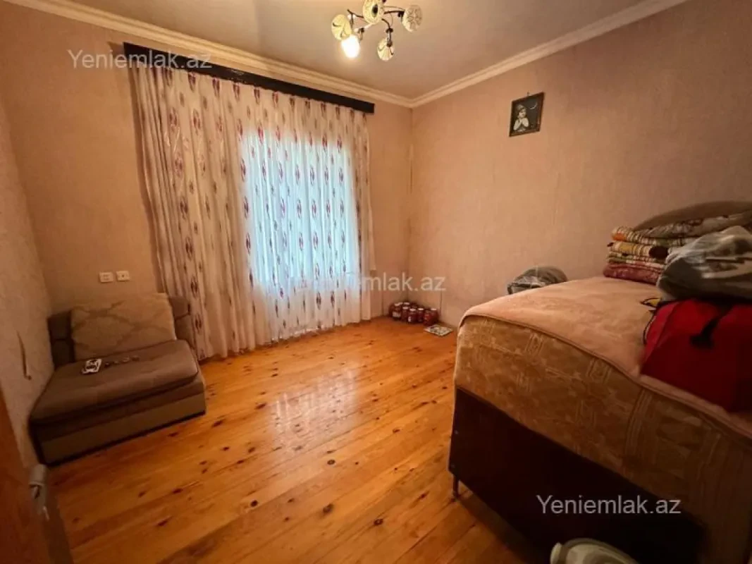 Satılır 4 otaqlı həyət evi 160 m²