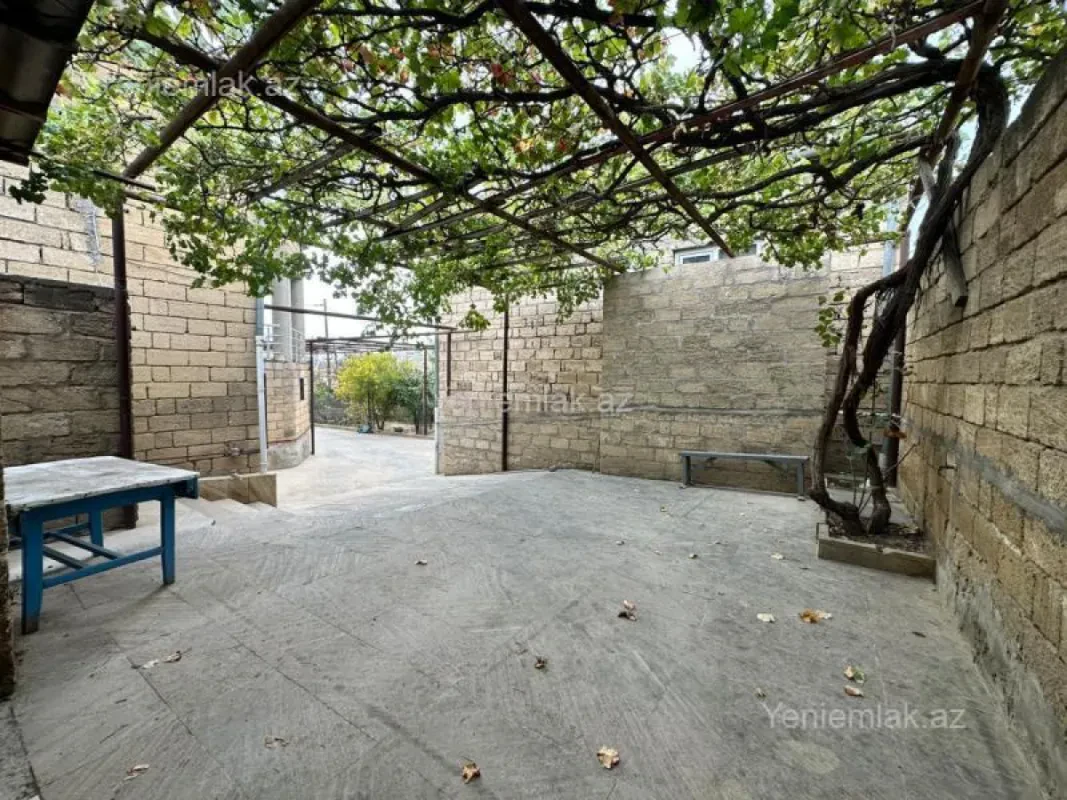 Satılır 4 otaqlı həyət evi 160 m²