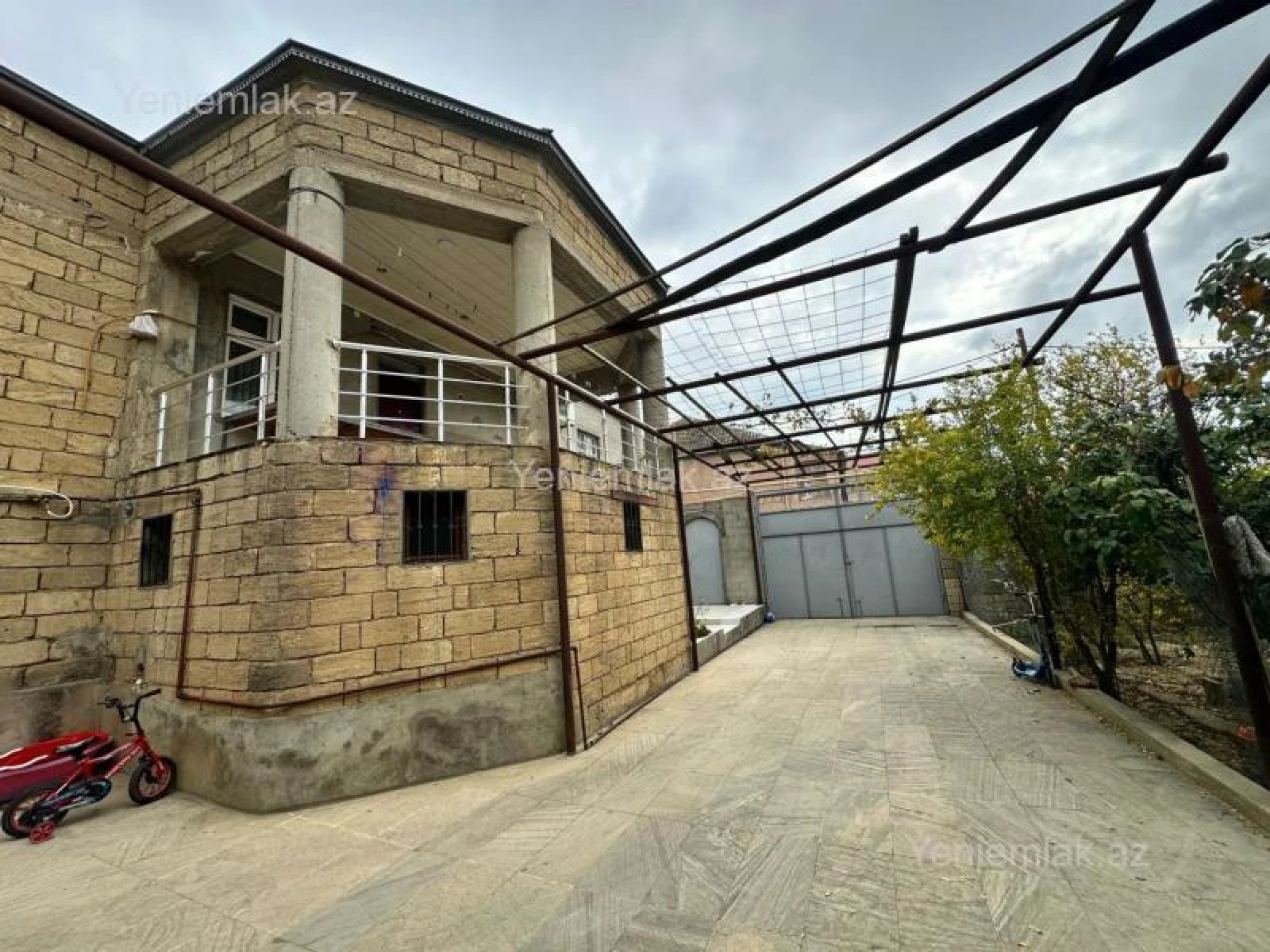 Satılır 4 otaqlı həyət evi 160 m²