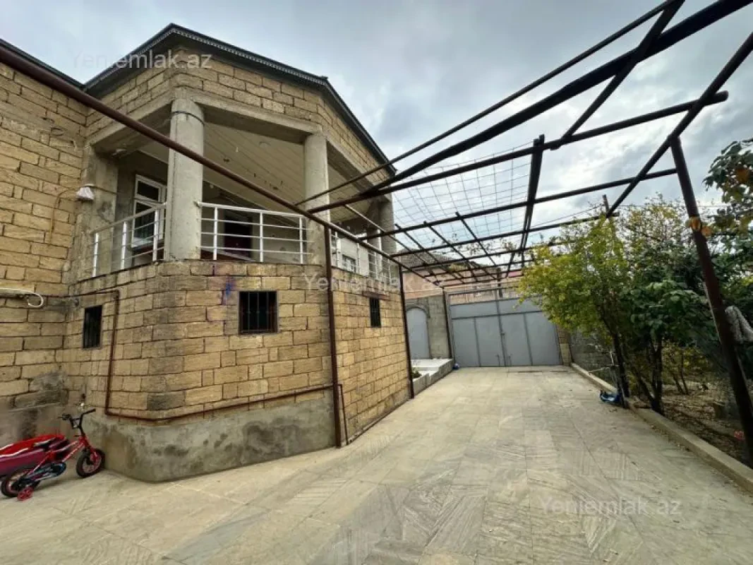Satılır 4 otaqlı həyət evi 160 m²