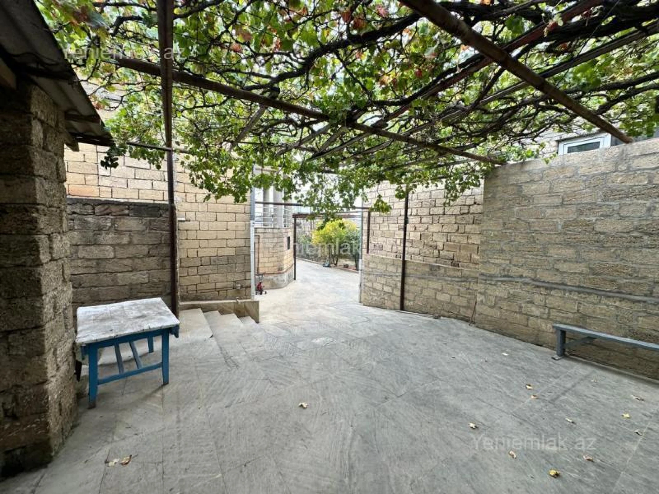 Satılır 4 otaqlı həyət evi 160 m²