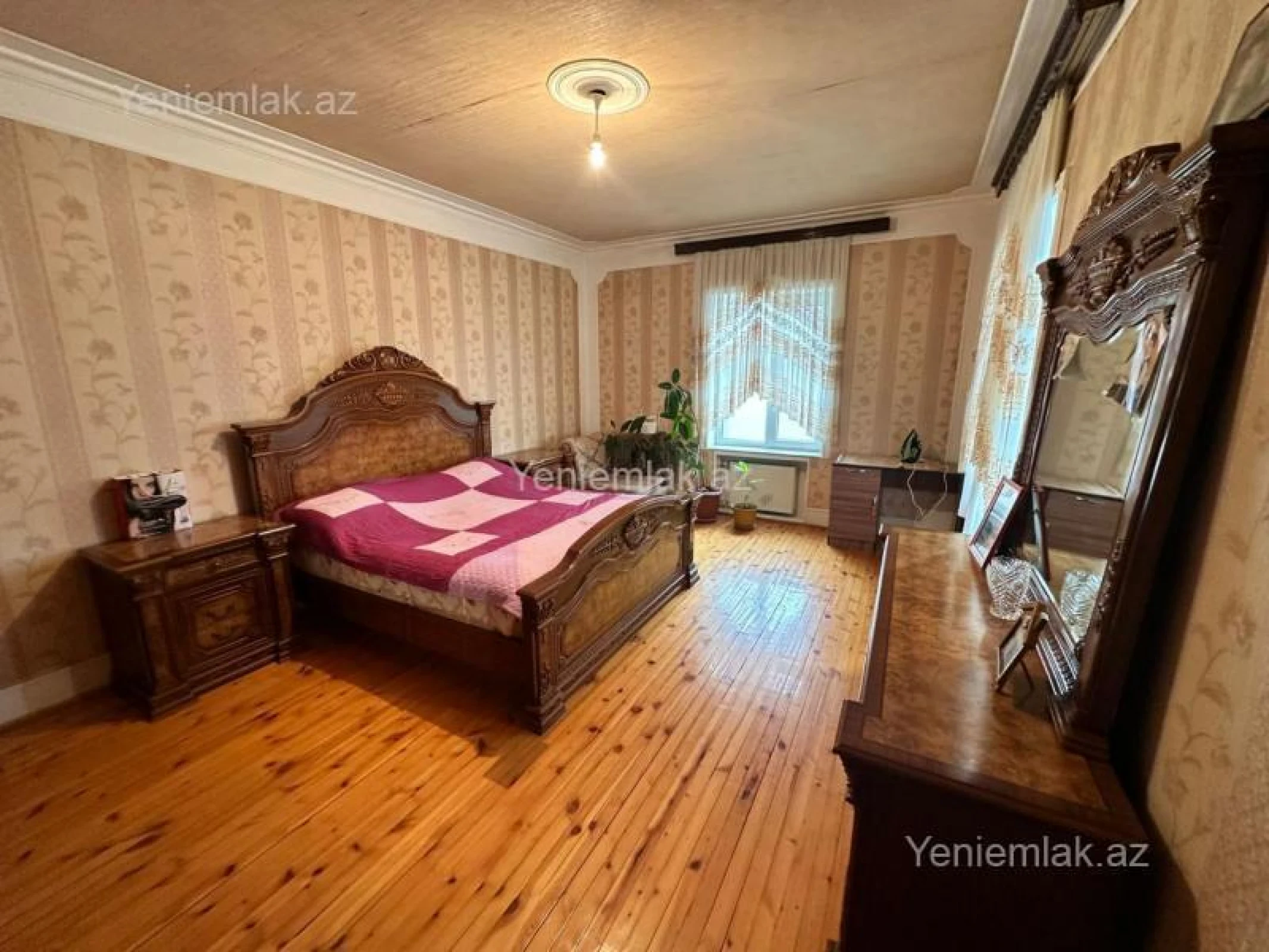 Satılır 4 otaqlı həyət evi 160 m²