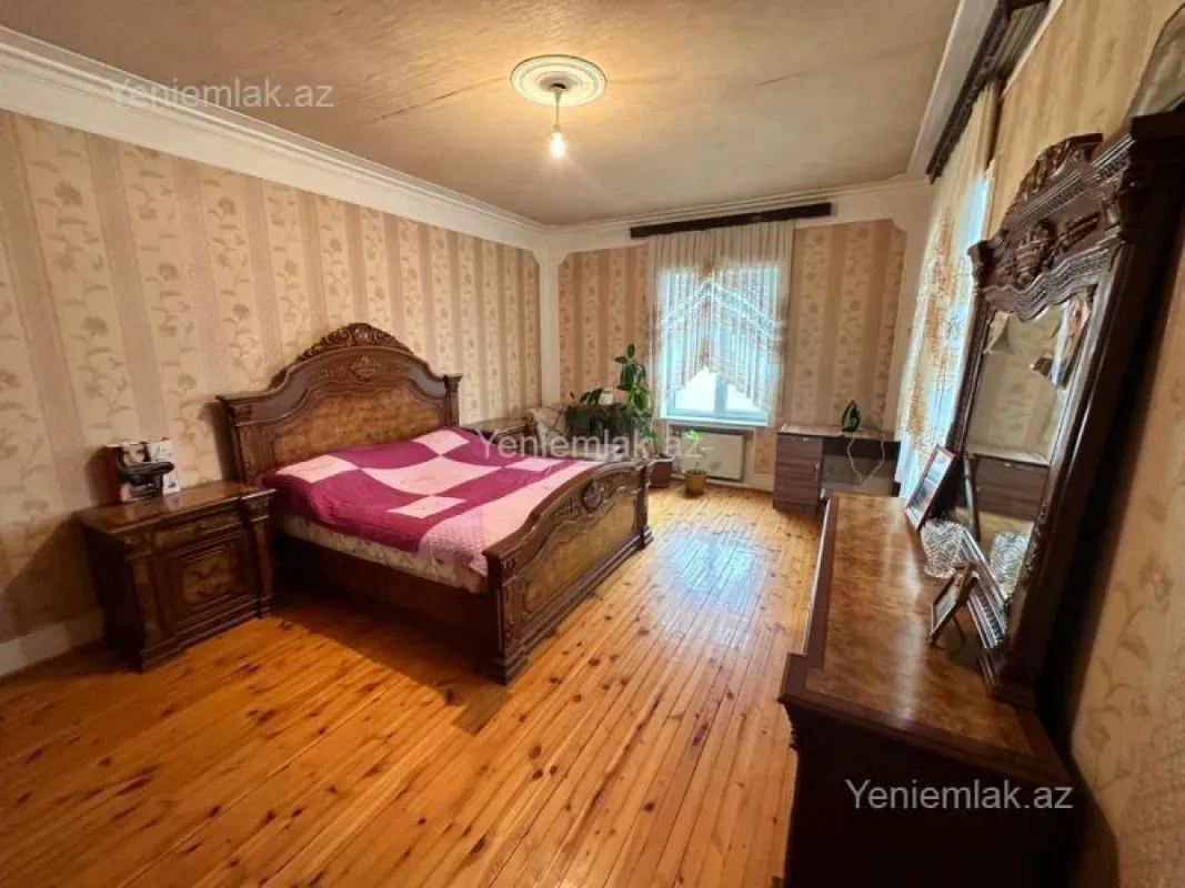 Satılır 4 otaqlı həyət evi 160 m²