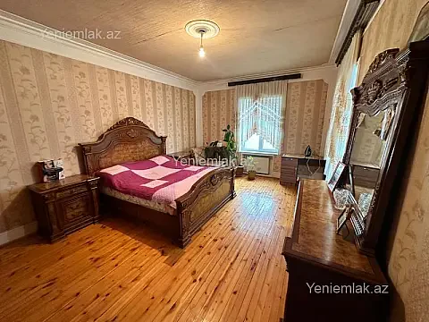 Satılır 4 otaqlı həyət evi 160 m²