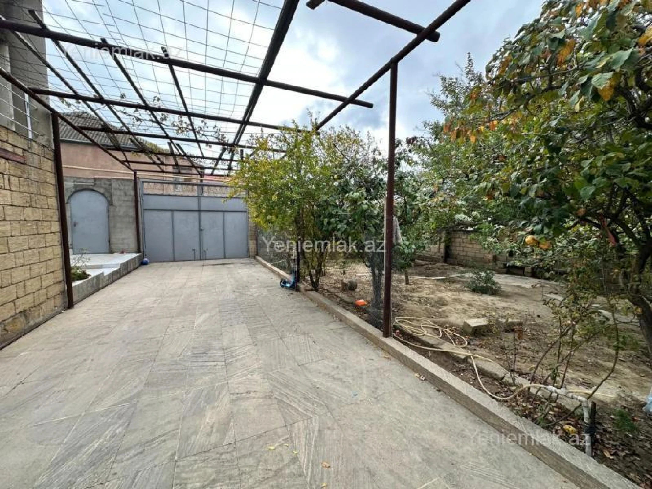 Satılır 4 otaqlı həyət evi 160 m²