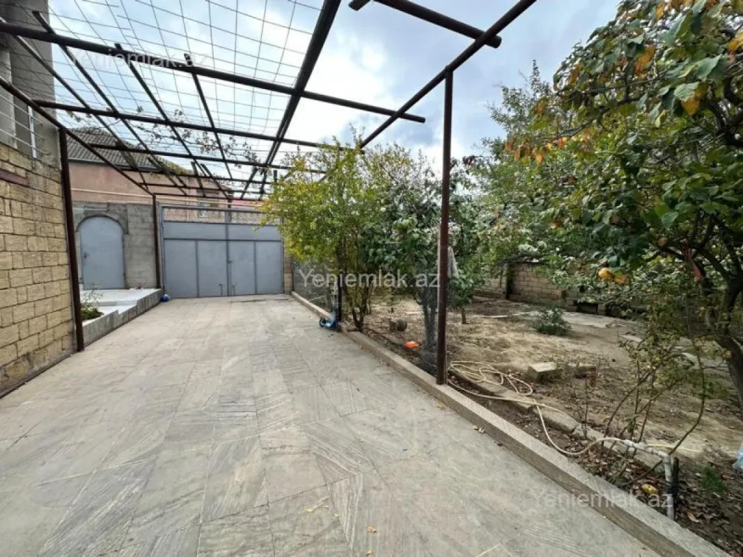 Satılır 4 otaqlı həyət evi 160 m²