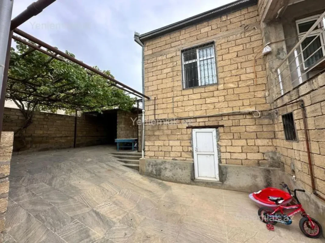 Satılır 4 otaqlı həyət evi 160 m²