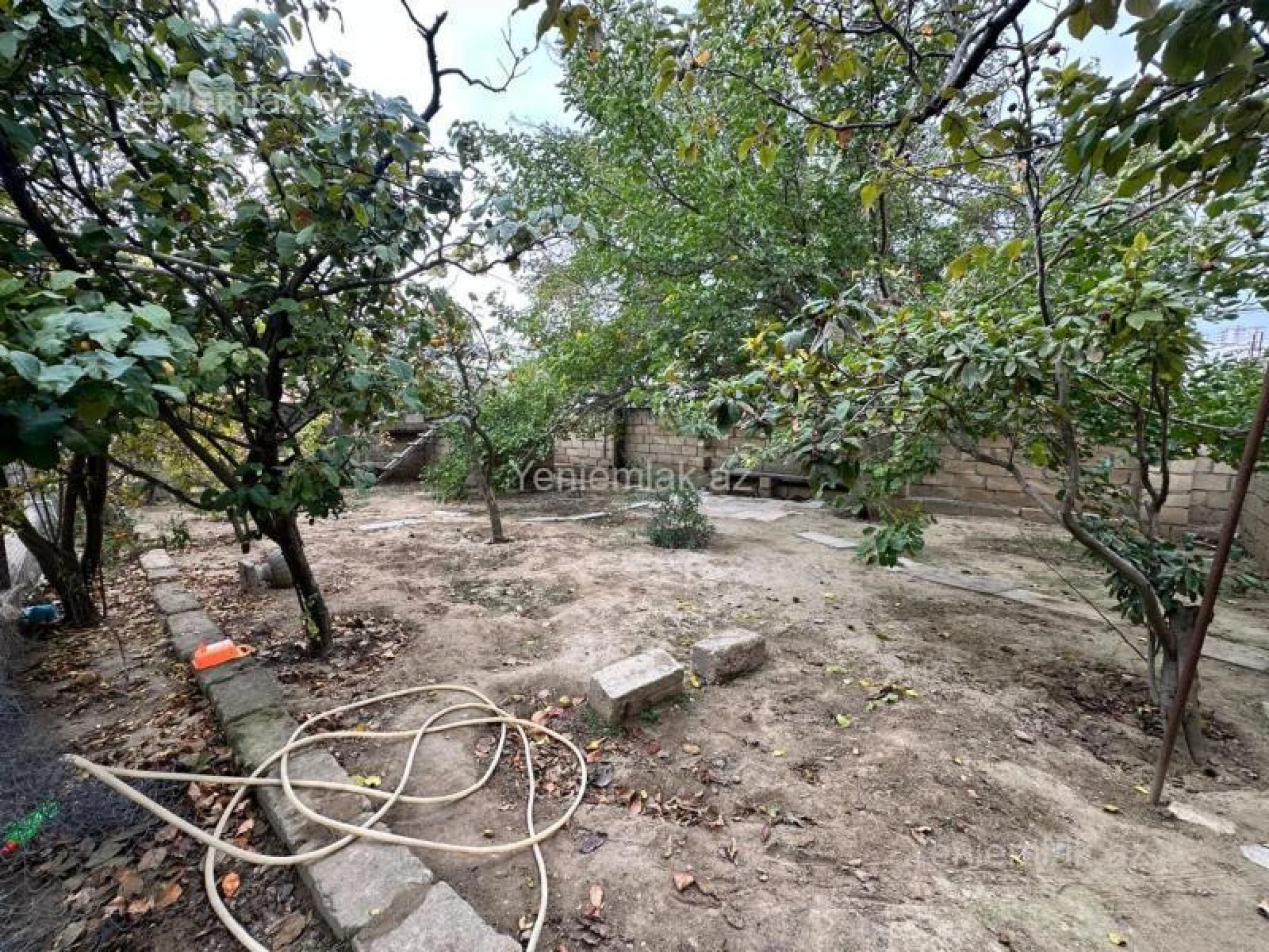 Satılır 4 otaqlı həyət evi 160 m²