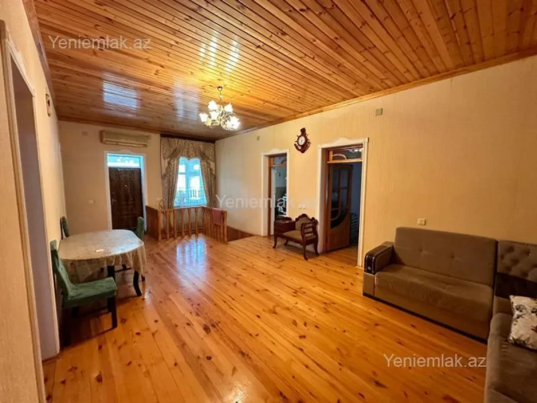 Satılır 4 otaqlı həyət evi 160 m²