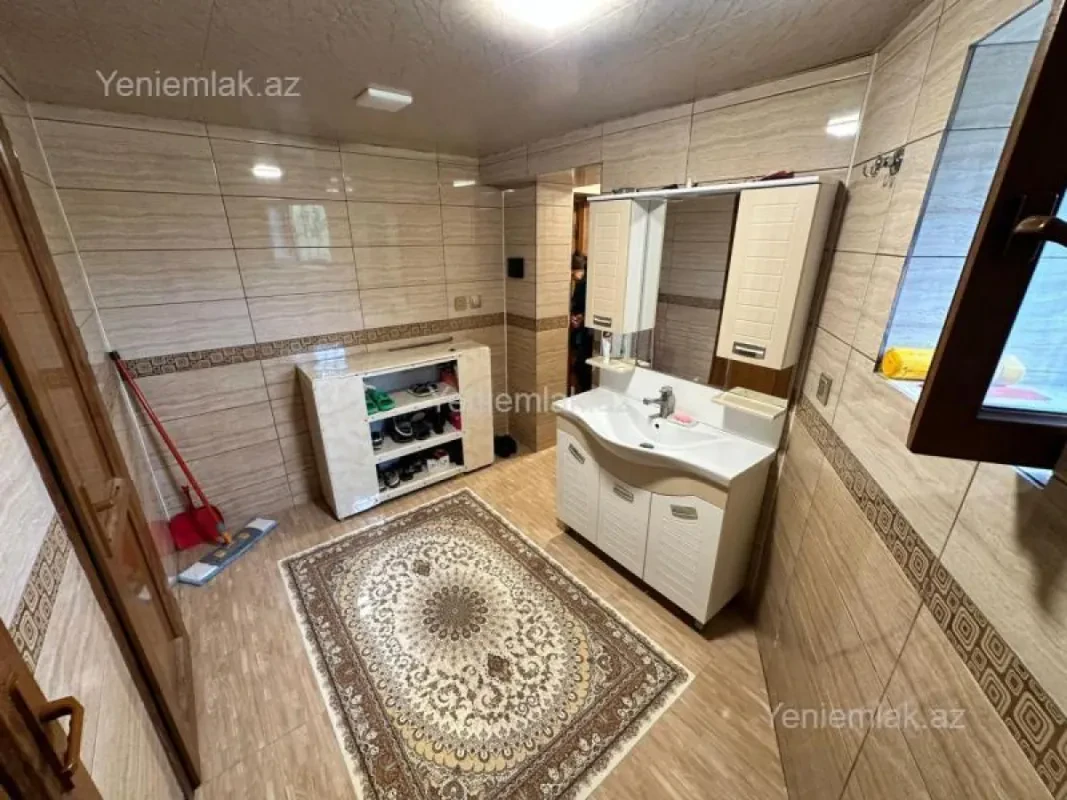 Satılır 4 otaqlı həyət evi 160 m²